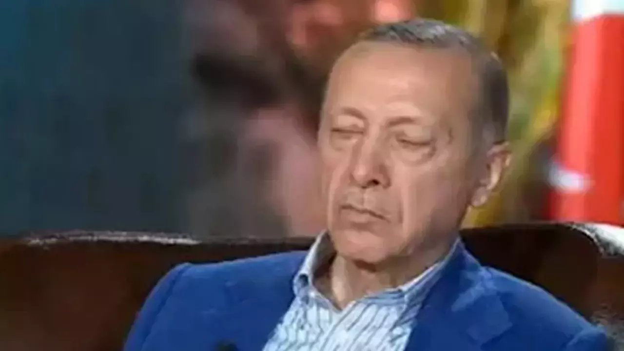 Erdoğan'ın canlı yayında uyuklaması gündem oldu