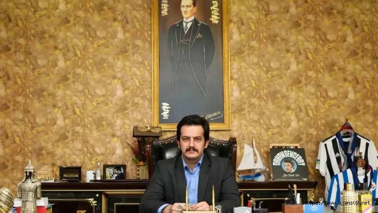 Ardahan vali yardımcısı Mustafa Berat Kasımoğlu görevden uzaklaştırıldı