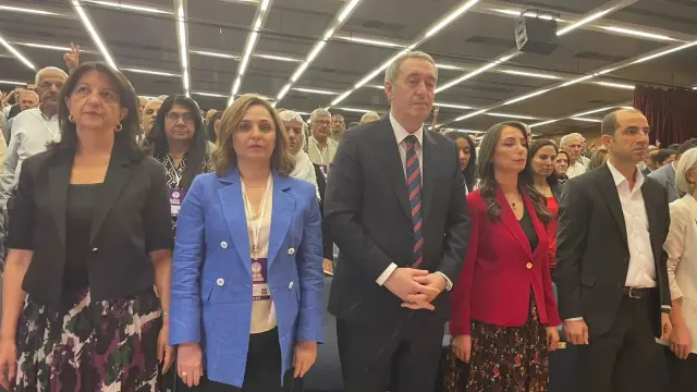 DEM'de Hatimoğulları ve Bakırhan yeniden eş genel başkan seçildi