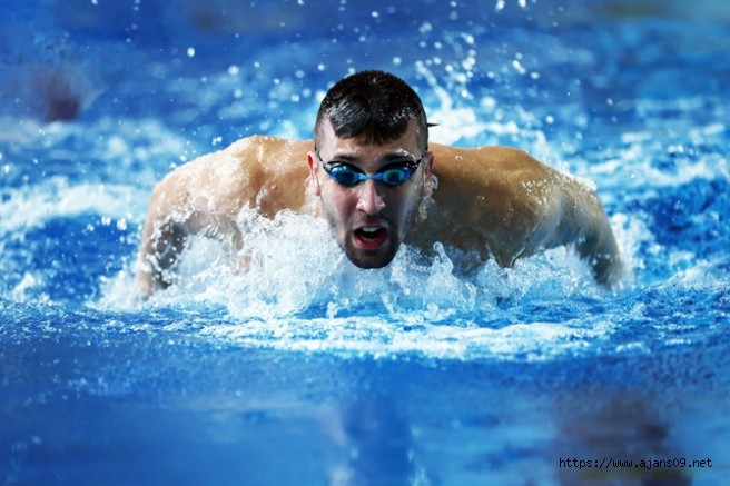 DEÜ KAPILARINI MİLLÎ YÜZÜCÜ EMRE SAKÇI’YA AÇTI