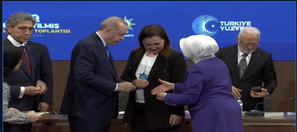 Burcu Köksal AKP’ye katıldı