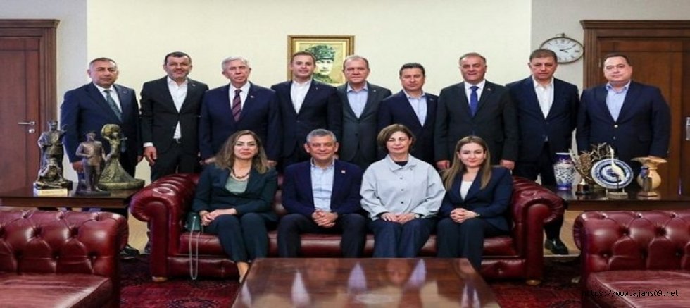 CHP'li belediye başkanlarından Özel'e destek