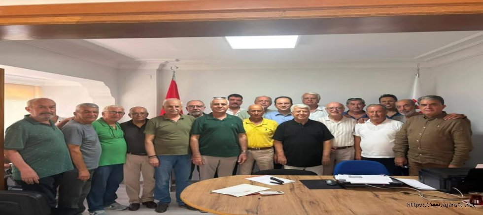CHP'NİN ÖNEMLİ AĞIR TOPLARI TOPLU İSTİFA ETTİ.