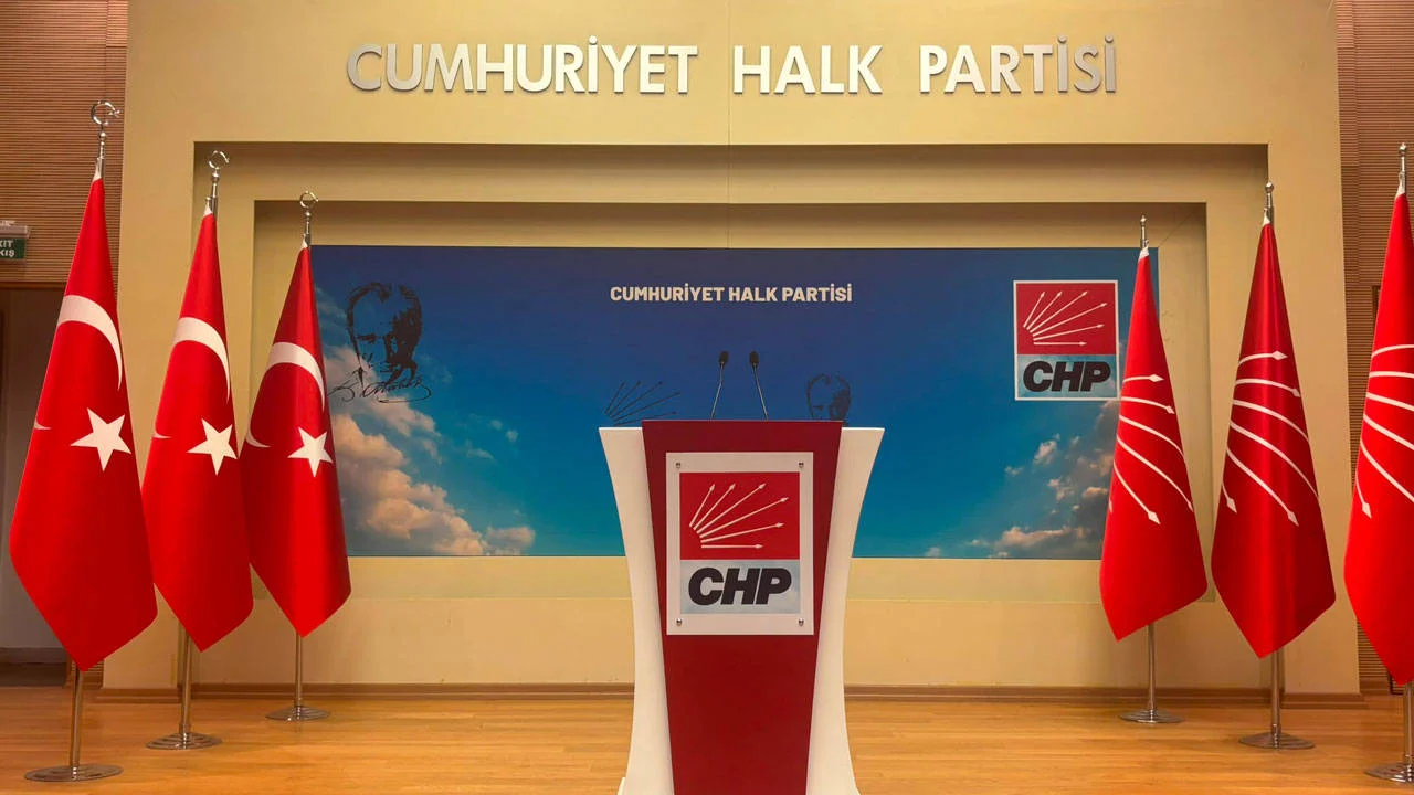 CHP toplantı salonundaki 