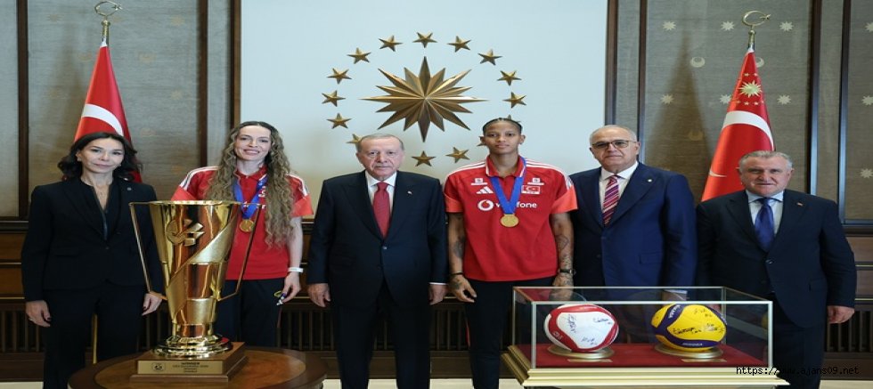 Cumhurbaşkanı Erdoğan, şampiyon millî voleybolcuları kabul etti