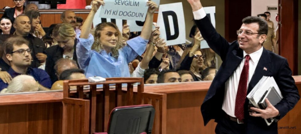 İBB davasında İmamoğlu’na duruşma salonunda doğum günü sürprizi