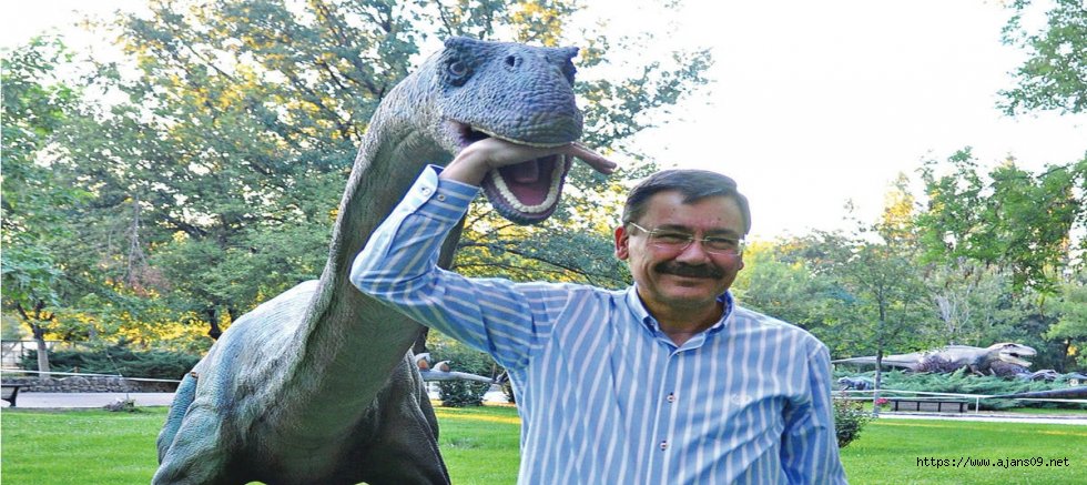 Koruma Altındaki Melih Gökçek’e soruşturma yolu açıldı