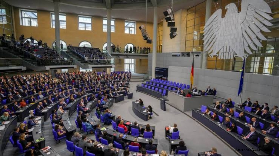 Milletvekilleri halkla dayanışma için maaş zammını kabul etmedi