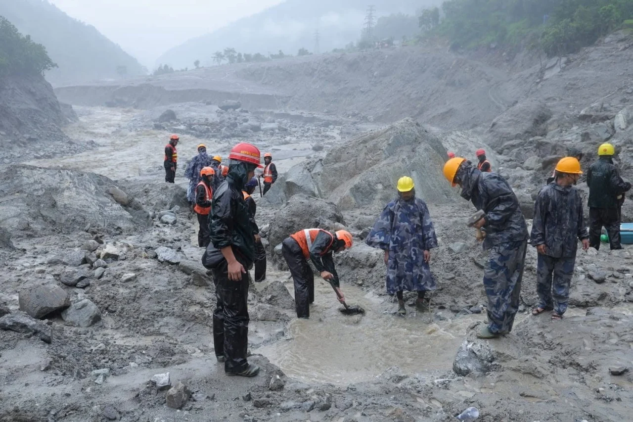 NEPALDE ÖLÜ SAYISI 903'E YÜKSELDİ