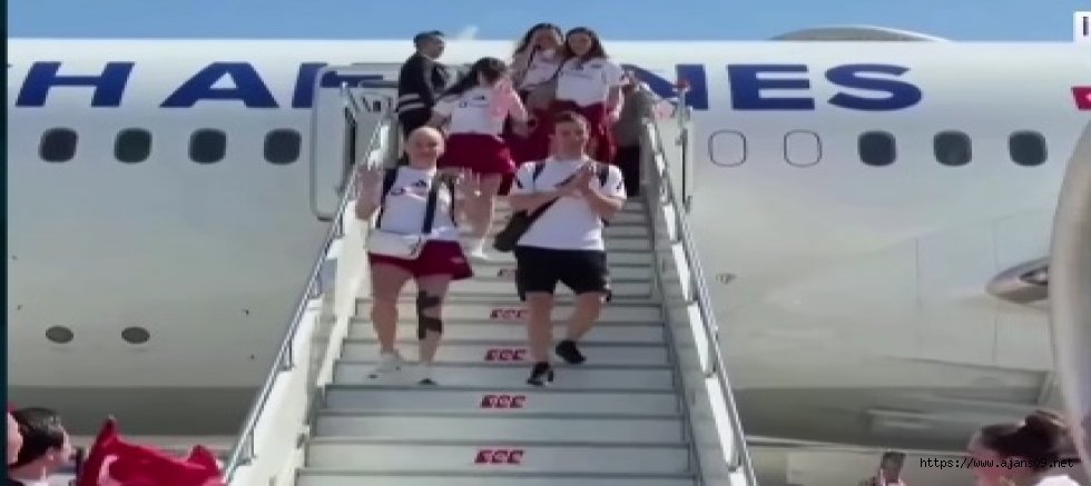 Şampiyon  Kadın Voleybol Takımımız törenle karşılandı