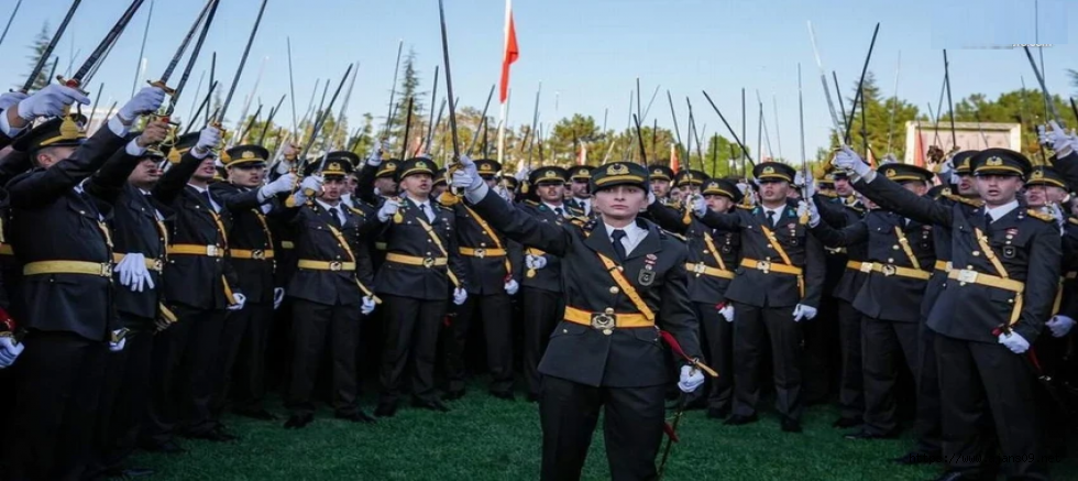 TSK'dan ihraç edilen Atatürk'cü  5 Teğmen Hakkında Yeni Soruşturma