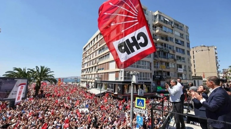 Özgür Özelin Masasında Üç Seçenek Var, Yeni Partinin Çizgisi Belirlendi