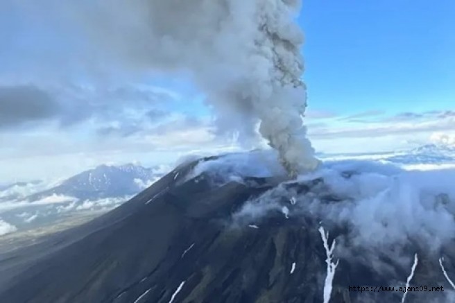 Rusyada 8.8'lik Deprem Sonrası Yanardağ Patladı