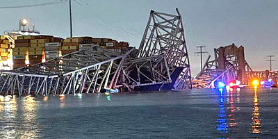 ABD'de yük gemisi köprüyü yıktı: Kayıp 6 kişi ölü olarak kabul ediliyor