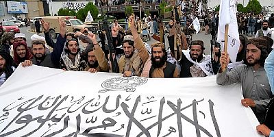 AFGANİSTANDAN İNTERNET VE CEP TELEFONU YASAKLANDI