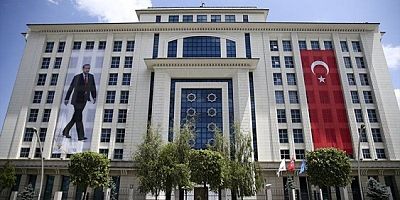 AKP'de 4 il başkanı istifa etti