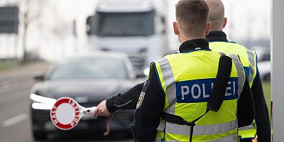 Almanya'da sığınmacılara gözaltı merkezleri