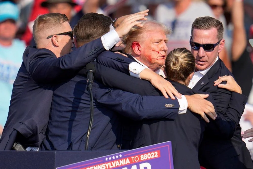 Amerikan basını güvenlik zaafiyetine de dikkat çekiyor.