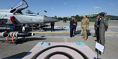 Azerbaycan JF-17 savaş uçaklarını teslim alıyor!