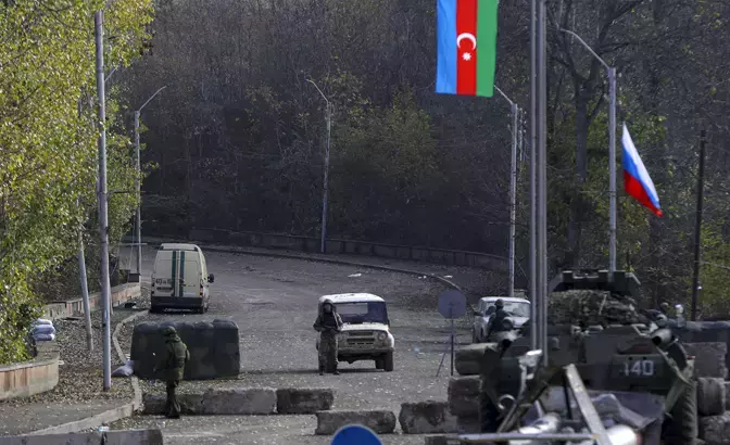Azerbaycan Karabağdaki Sivilleri Tahliyesi İçin Laçin Koridorunu Açık Tutuyor
