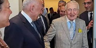 Binali Yıldırım:  Ne dediğini anlamadım, çevredekiler gülünce nezaketen güldüm