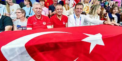 Bizim Kızlar Çin'i Devirdi