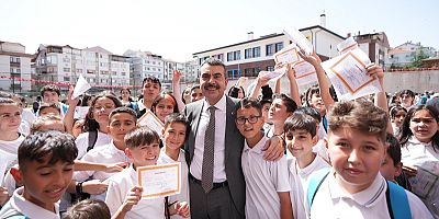 Bugün 20 milyon öğrenci karne aldı