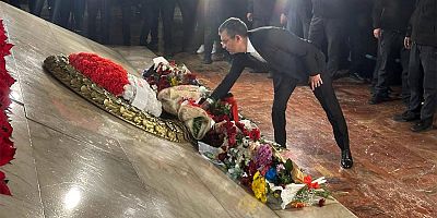 CHP ile Anıtkabir Komutanlığı arasında çelenk krizi