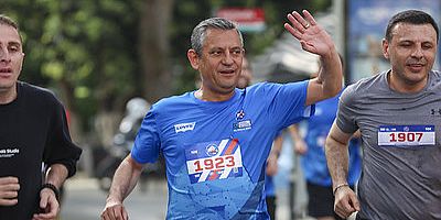 CHP'li Özel'den pankart soruşturmasına 'jet' yanıt: Beklesin daha nerelere asacağız