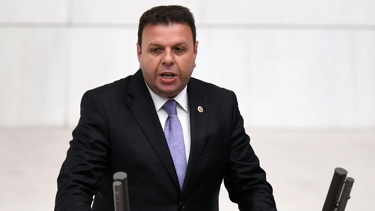 CHP'li Vekilin Aracında Kaçak Elektronik Sigara Yakalandı.