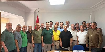 CHP'NİN ÖNEMLİ AĞIR TOPLARI TOPLU İSTİFA ETTİ.
