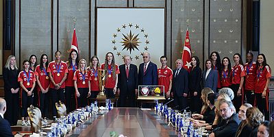 Cumhurbaşkanı Erdoğan, şampiyon millî voleybolcuları kabul etti