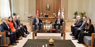 Cumhuriyet Halk Partisi Genel Başkanı Özgür Özel, Kuzey Kıbrıs Türk Cumhuriyeti'nde...