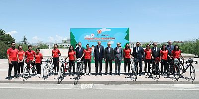 Erdoğan, Dünya Bisiklet Günü dolayısıyla sporcularla bir araya geldi