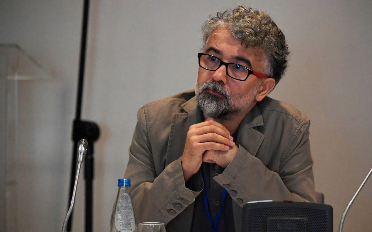 Etki ajanlığı umarız üçüncü kez gazetecilerin karşısına çıkarılmaz