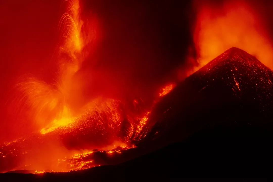 Etna'dan sonra Stromboli Yanardağı da faaliyete geçti