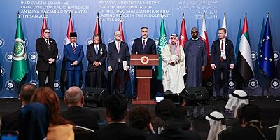 Filistinlileri ana vatanlarını terk etmeye zorlayan planları reddediyoruz