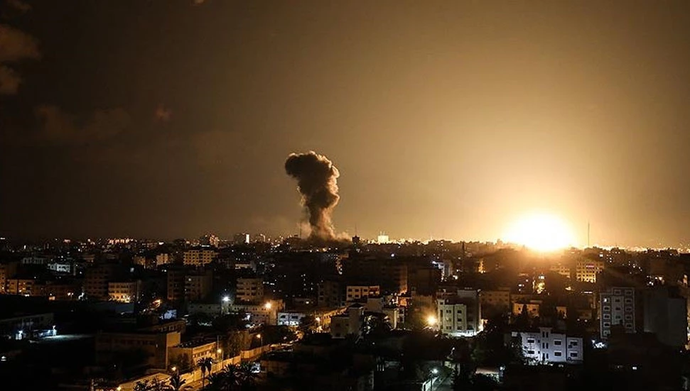İsrail'in gece boyu Gazze'ye bomba yağdırdı...