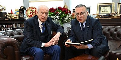 İzzet Ulvi Yönter, MHP genel başkan yardımcılığından istifa etti