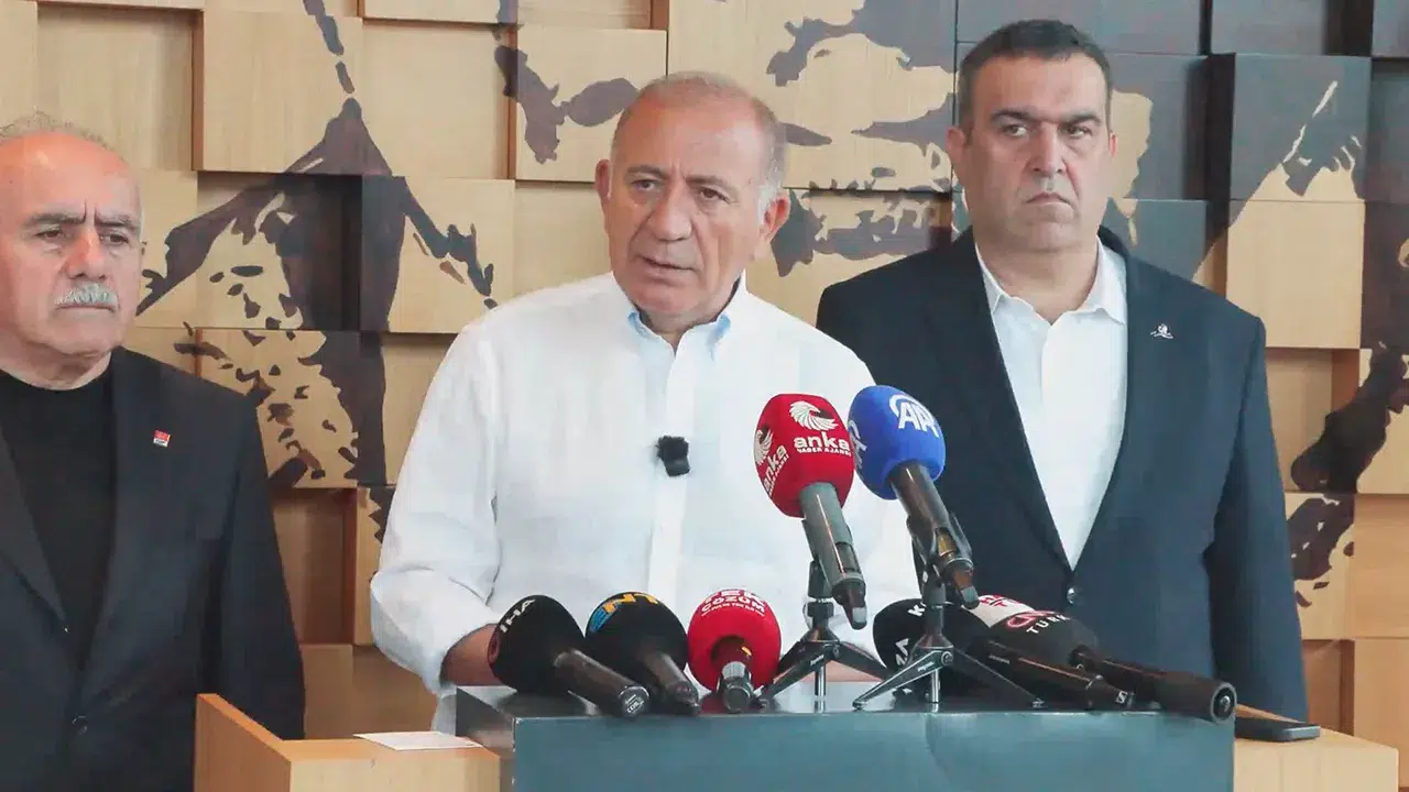 Kılıçdaroğlu'nun İstanbul törenine 'paralı figüran' gölgesi