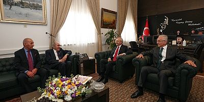 Kılıçdaroğlu, Önceki Dönem CHP Genel Başkanlar'la Bir Araya Geldi