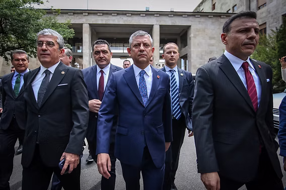 Kurultay İçin İmzalar CHP Genel Merkezi’ne geliyor