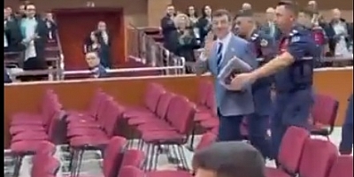 Mahkeme salonundaki birkaç saniyelik görüntümden mi korkuyorsunuz?