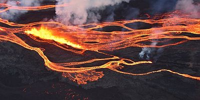 Mauna Loa yanardağı yaklaşık 40 yıl sonra ilk kez patladı