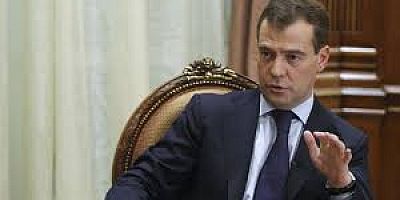 Medvedev’den Trump’a cevap: 'Rusya, İsrail ya da İran değil
