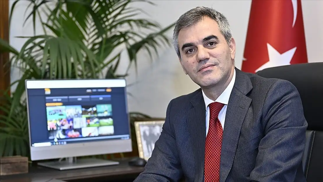 Numan Kurtulmuş TBMM Genel Sekreteri Talip Uzun'u görevden aldı.