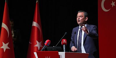 Özgür Özel'den Hakkari Belediyesi'ne kayyum atanmasına sert tepki