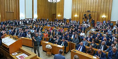 Özgür Özel: Mevcut anayasaya uymayanlarla anayasa masasına oturmayız