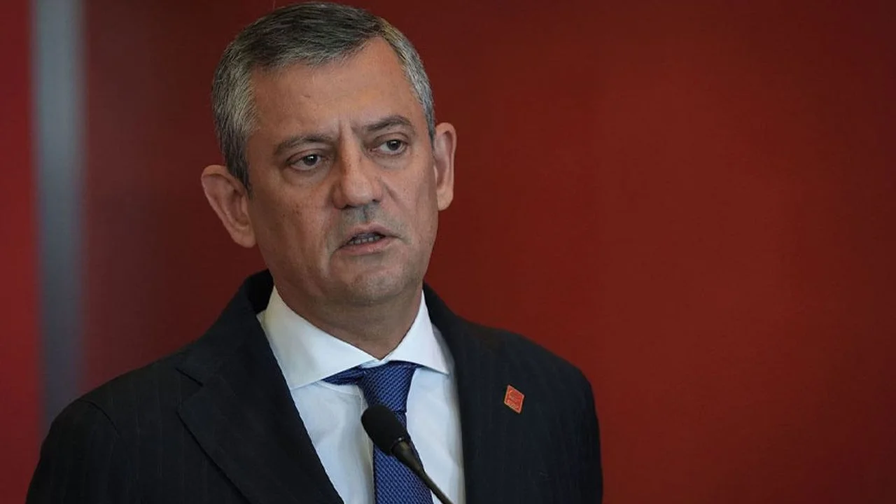 ÖZGÜR ÖZEL:  'YENİ ADINI TERK ETMEYİ DÜŞÜNMÜYORUZ'