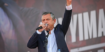 Özgür Özelden Şok İddia, O Hakim AKP Rozetiyle Hakim Oldu